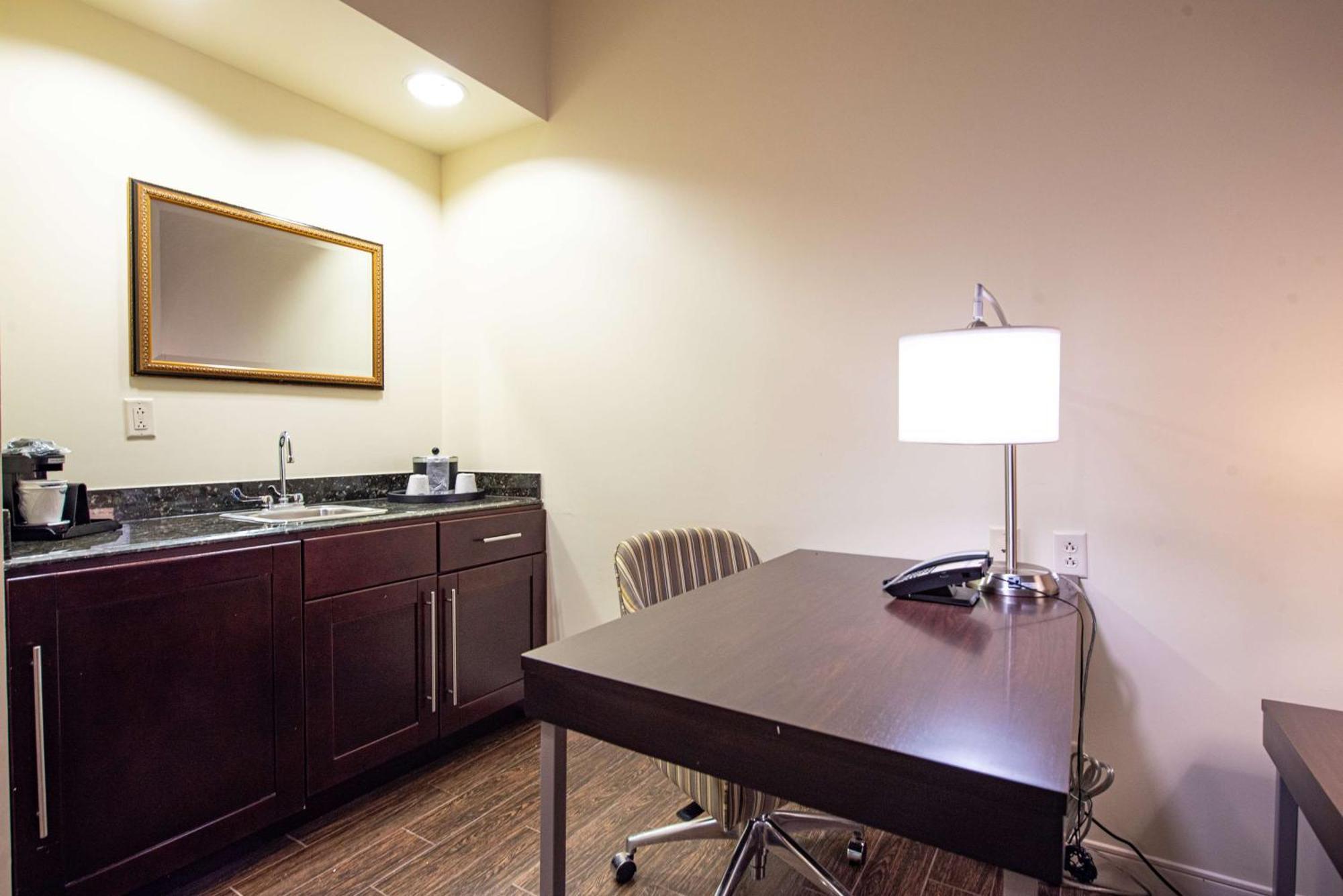 Hampton Inn & Suites By Hilton - Rockville Centre Eksteriør billede