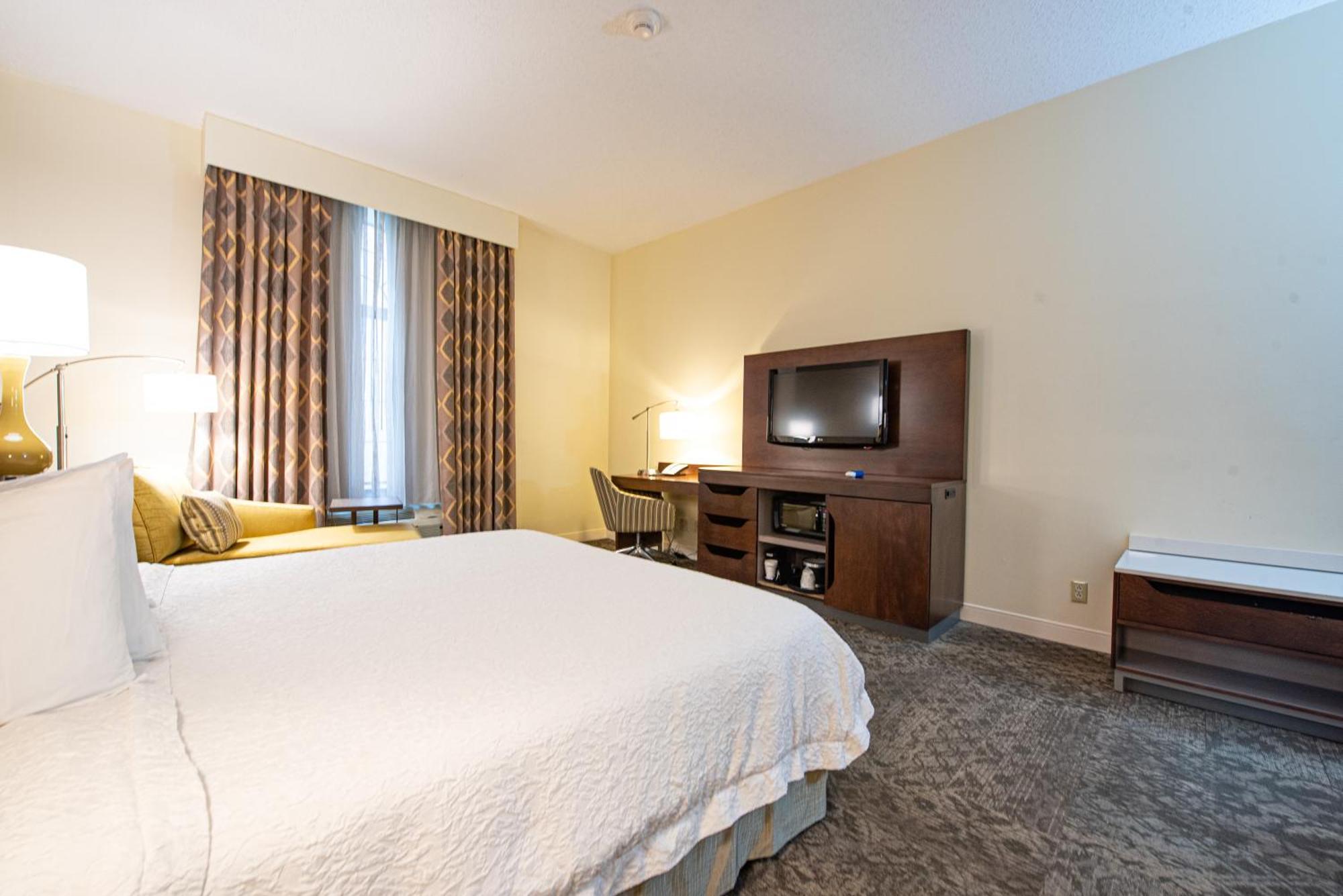 Hampton Inn & Suites By Hilton - Rockville Centre Eksteriør billede