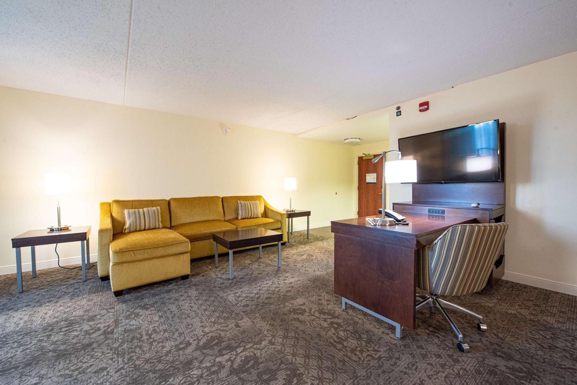 Hampton Inn & Suites By Hilton - Rockville Centre Eksteriør billede