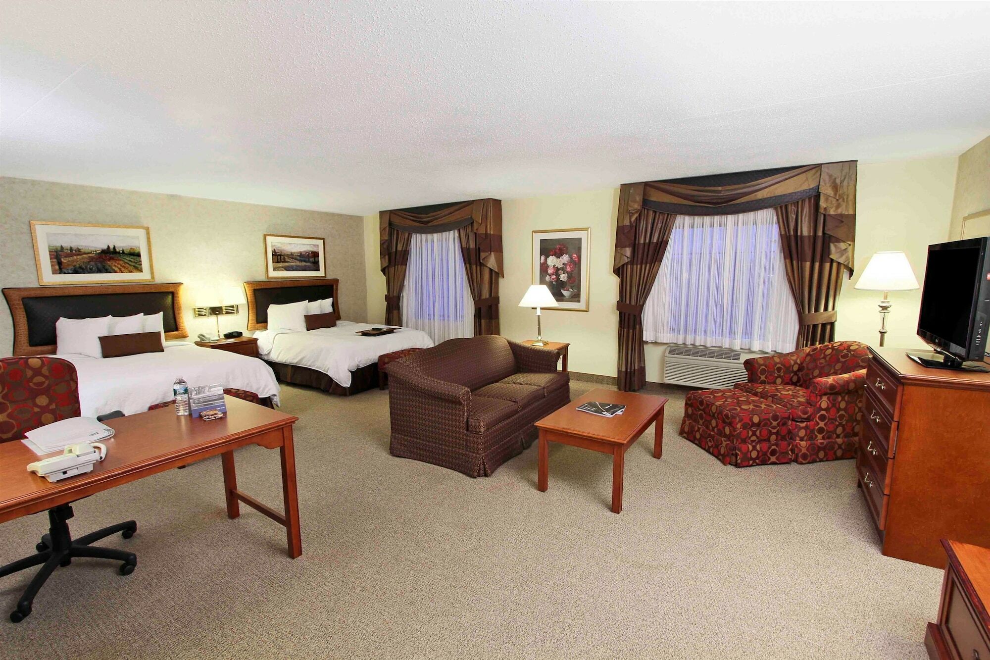 Hampton Inn & Suites By Hilton - Rockville Centre Værelse billede